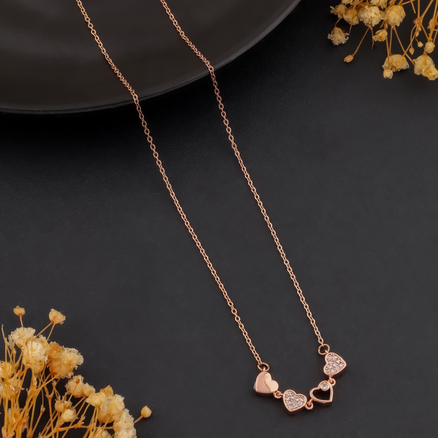 Heartbound – Magnetic Clover Heart Necklace