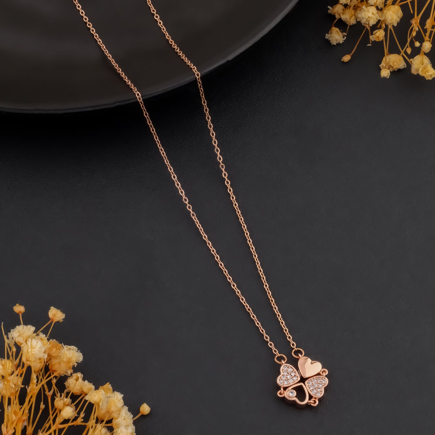 Heartbound – Magnetic Clover Heart Necklace