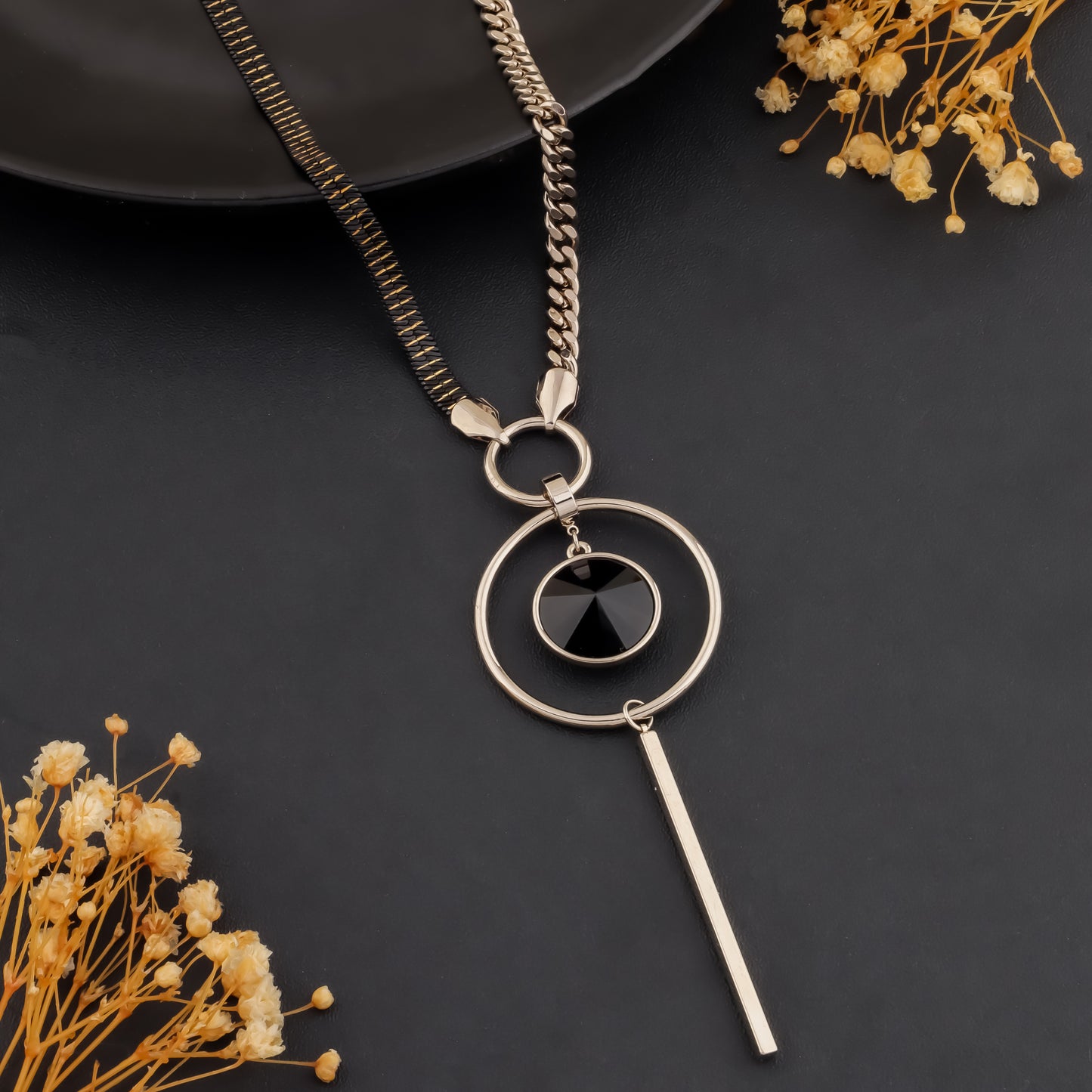Celestara – Geometric Luxe Necklace