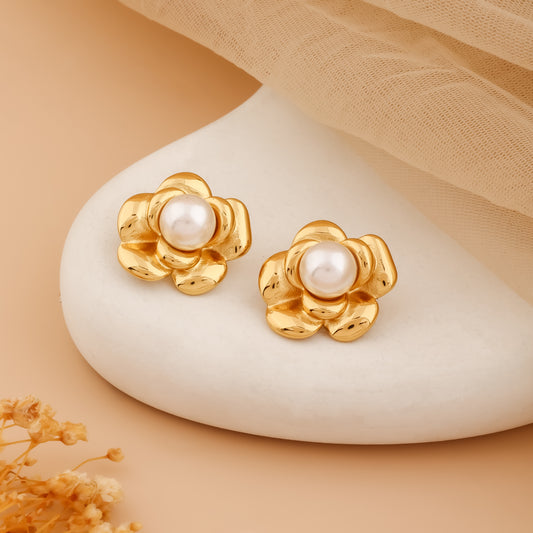 Petalcore – Pearl Bloom Earrings