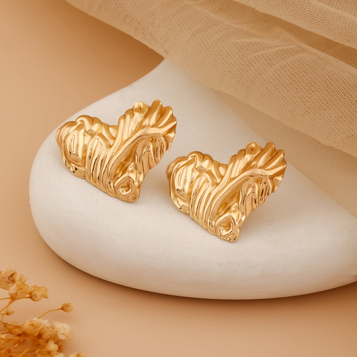 SolaceHeart – Sculpted Luxe Earrings