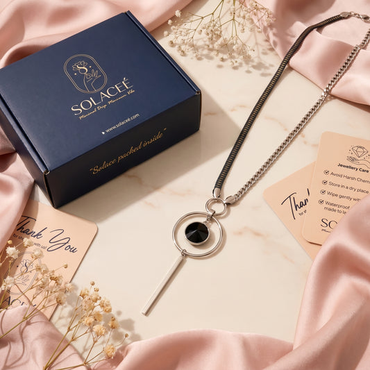 Celestara – Geometric Luxe Necklace
