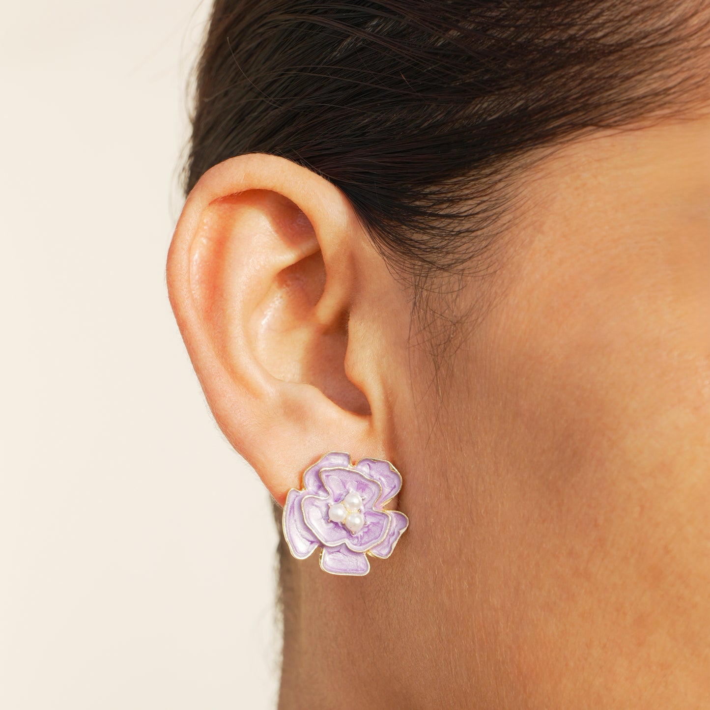 Lilac Bloom – Enamel Pearl Flower Studs