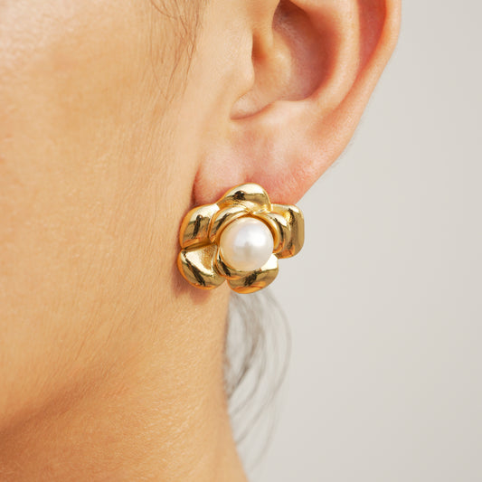 Petalcore – Pearl Bloom Earrings