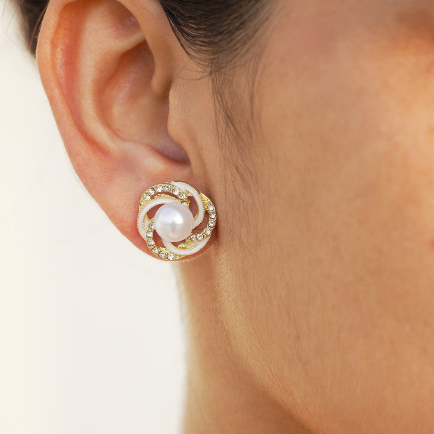 PearlTwirl – Crystal Swirl Stud Earrings