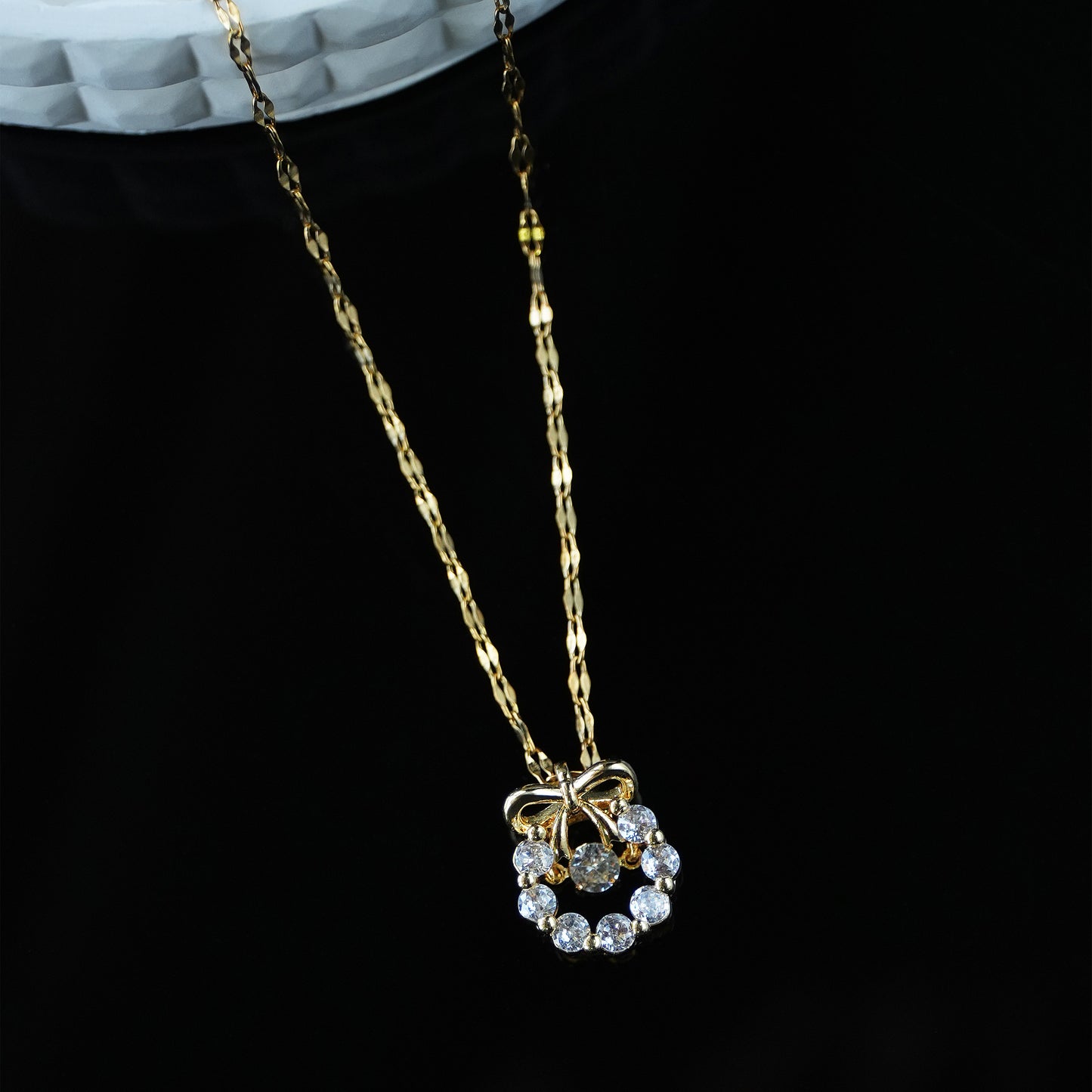 Golden Grace – Crystal Bow Circle Necklace