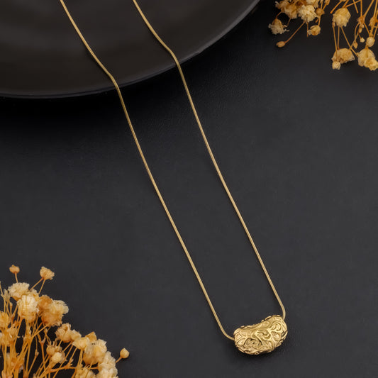 Golden Muse – Engraved Pendant Necklace