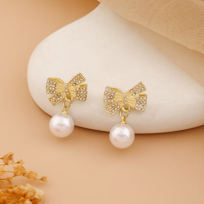 GlitzBelle – Pearl Drop Earrings