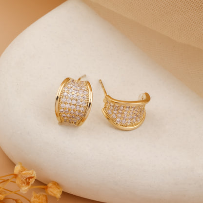 Dahyun – Pavé Circle Stud Earrings