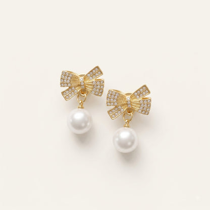 GlitzBelle – Pearl Drop Earrings