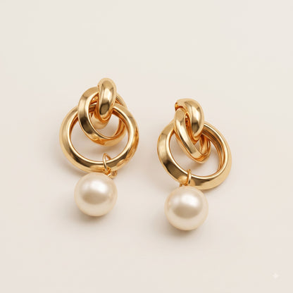 Auriluxe – Pearl Drop Earrings
