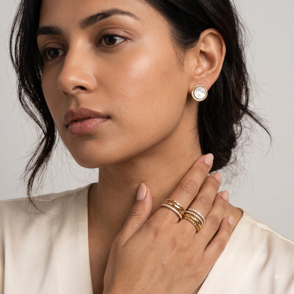 Luniva – Opal Glow Studs