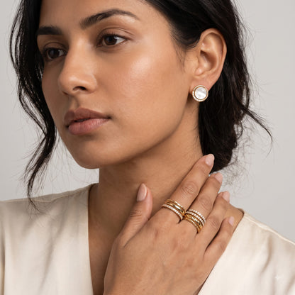 Luniva – Opal Glow Studs
