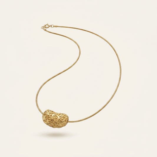 Golden Muse – Engraved Pendant Necklace