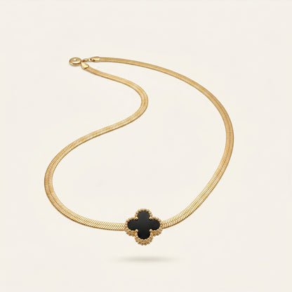 Clovere – Golden Petal Necklace