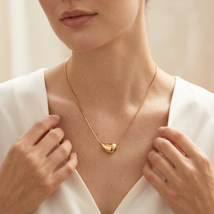 Aqualia – Smooth Drop Necklace