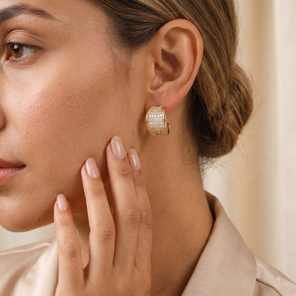 Dahyun – Pavé Circle Stud Earrings